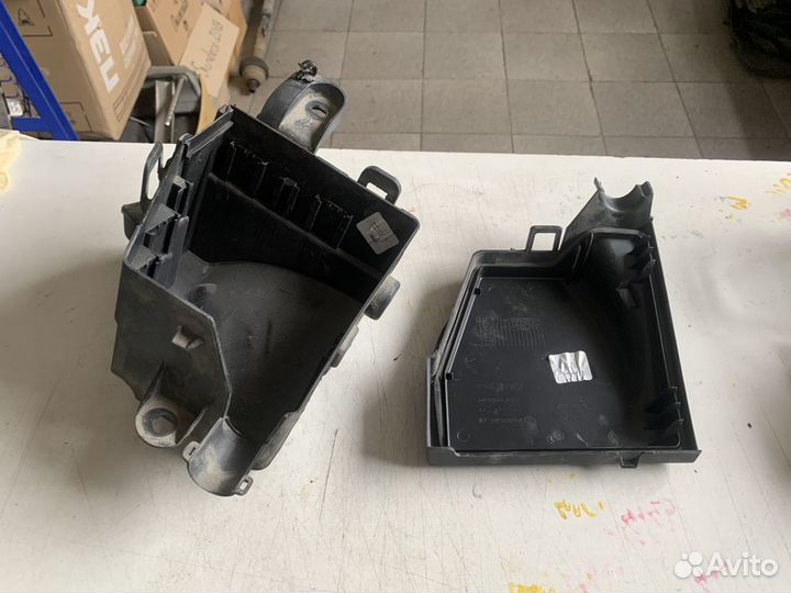 Корпус блока предохранителей Renault Duster