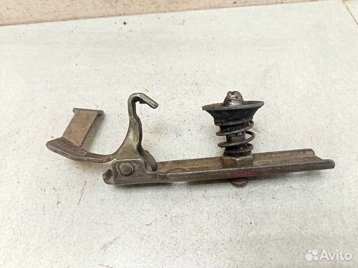 Замок капота Мерседес