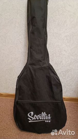 Акустическая гитара