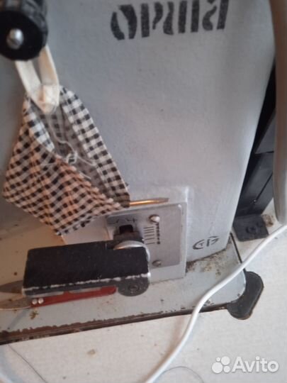 Продам швейную машину