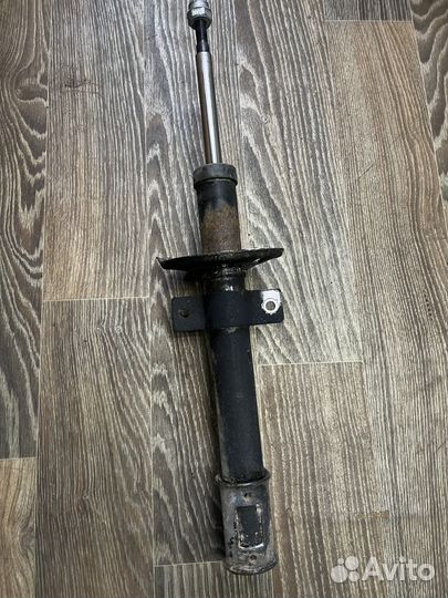 Амортизатор, стойка задняя Renault Duster