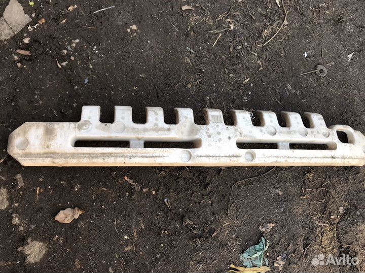 Subaru Tribeca абсорбер задний