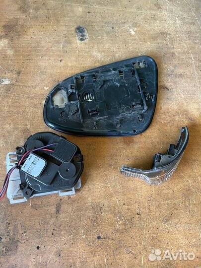 Зеркальный элемент правый Toyota Camry 50-55