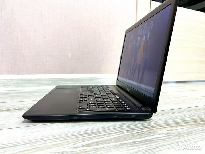 Хороший мощный Асер /4 ядра и 8 озу)