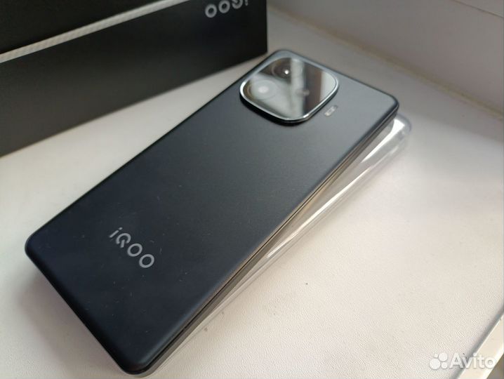 vivo iQOO Z9 Turbo, 12/256 ГБ