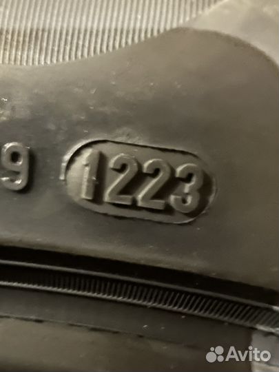 Pirelli P Zero 295/40 R21