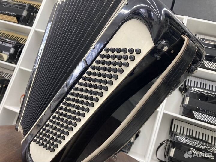 Аккордеон Scandalli 4/4 Polifonica