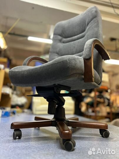 Компьютерное кресло для руководителя