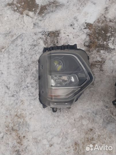 Hyundai Santa Fe 4 передние фары