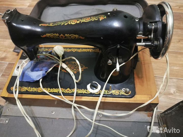 Швейная машина Подольск с электроприводом СССР