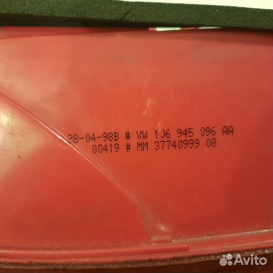 Задний фонарь правый Фольксваген Гольф 4
