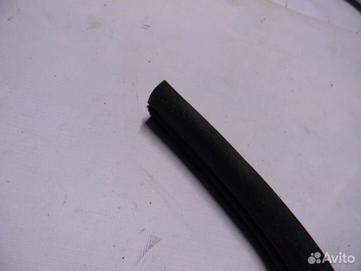 Уплотнитель (внутри) Logan 2005-2014