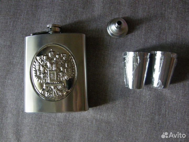 Новый набор Фляга с рюмками 