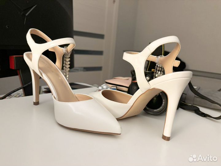 Туфли женские 37 размер белые