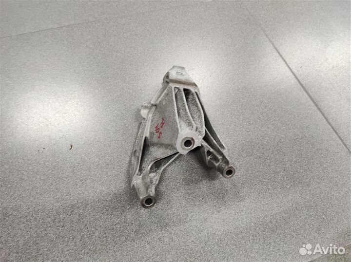 Кронштейн двигателя Audi A4 B8