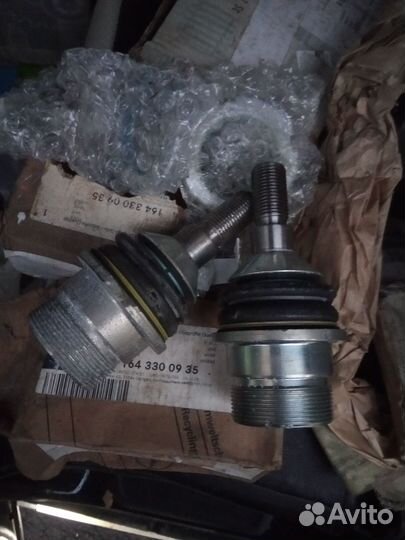 Шаровые опоры нижние для Мерседес A1643300935