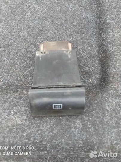 Кнопка обогрева заднего стекла Skoda Octavia a4