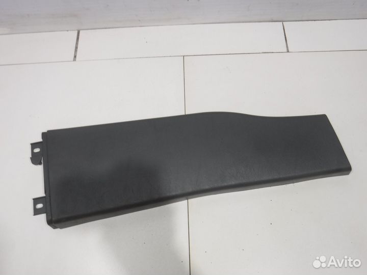 Обшивка стойки средней Mercedes W163 Ml