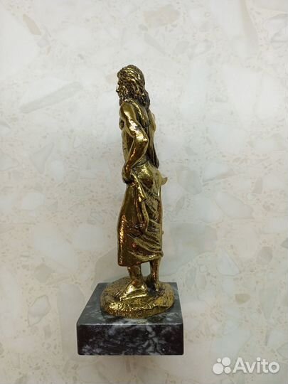 Статуэтка сувенирная 