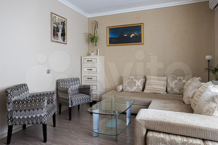 2-к. квартира, 70 м², 2/8 эт.