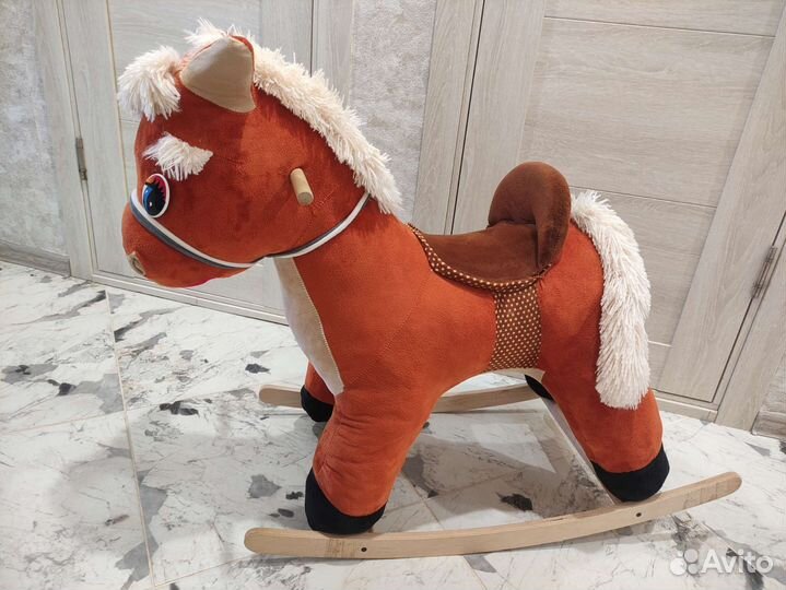 Детская качалка лошадь