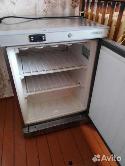 Морозильный шкаф