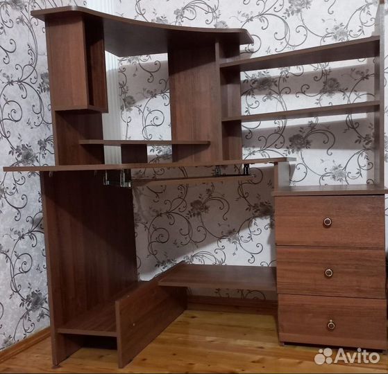Компьютерный стол