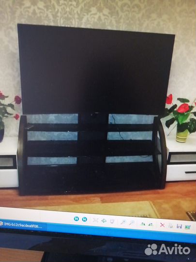 Подставка под телевизор с кронштейном