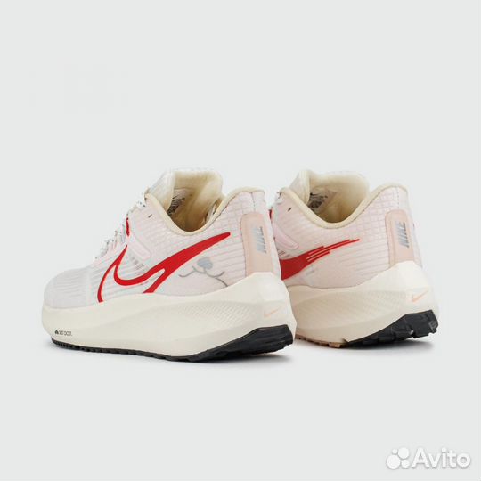 Женские кроссовки Nike Air Zoom