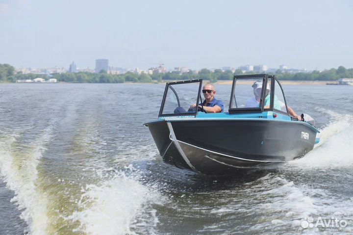 Моторная лодка триера 420 Fish Комфорт