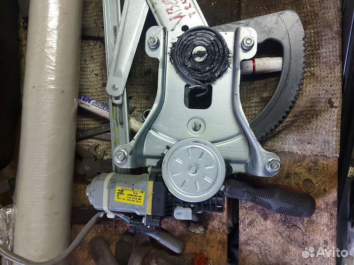 Стеклоподъемник передний правый Chevrolet Aveo