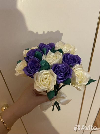 Букет роз из атласных лент