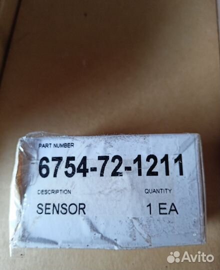 Датчик давления топливной рампы 6754-72-1211