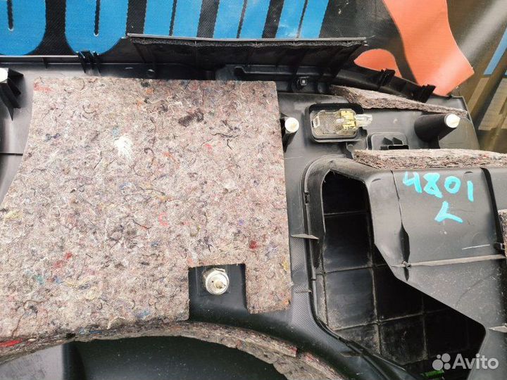 Обшивка багажника задняя левая Suzuki Grand