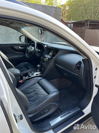 Infiniti FX37 3.7 AT, 2010, 141 000 км