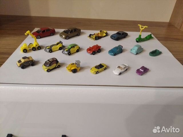 Машинки Киндер сюрпризы