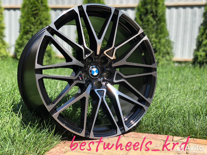 Летний комплект колес на BMW X5 X6 R21 818 стиль