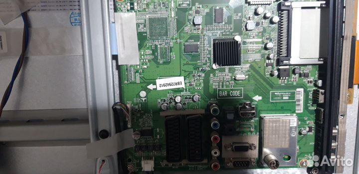 Телевизор ЖК на запчасти lg 42 диагональ