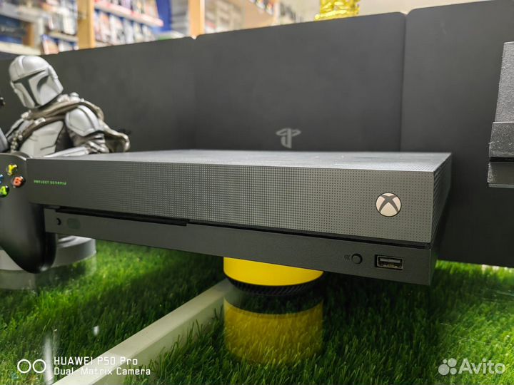 Xbox one X 1TB/4K. Game pass ultimate