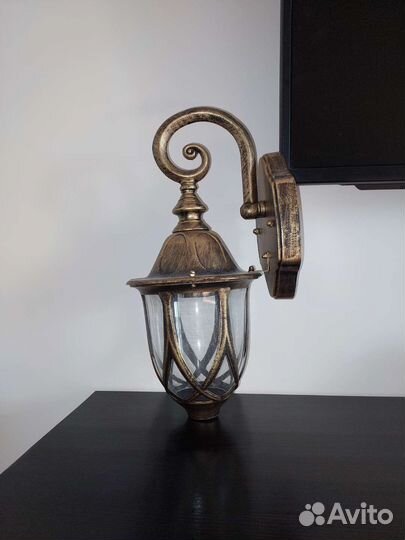 Светильник уличный настенный