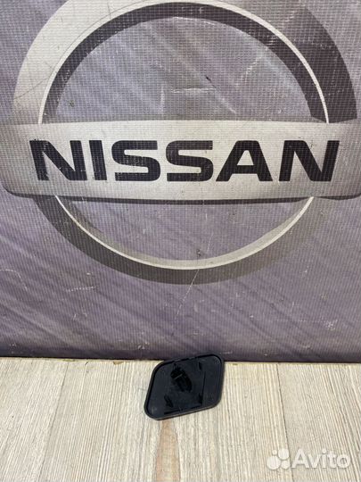 Крышка омывателя фары Nissan qashqai J10 Лев