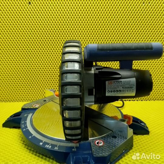 Пила торцовочная Dexter J1G-ZP1A-210D, 1700 Вт, 21