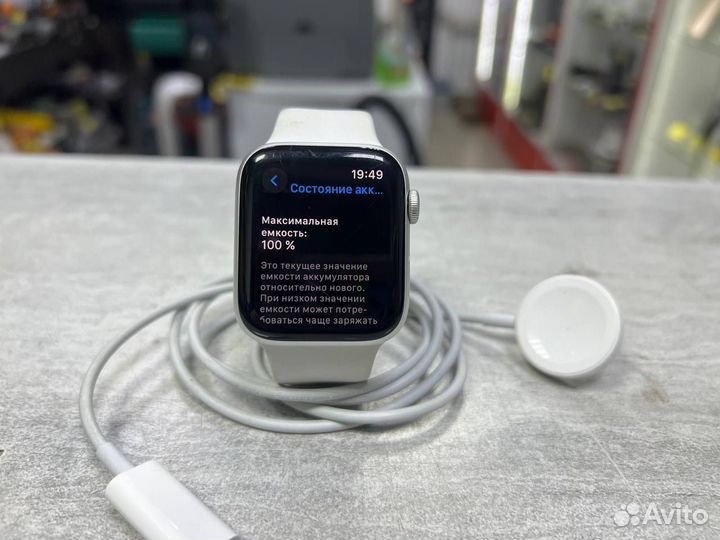 Apple Watch Series SE Gen 2 44 мм (6)