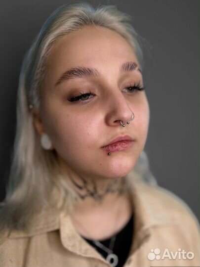 Модель на пирсинг