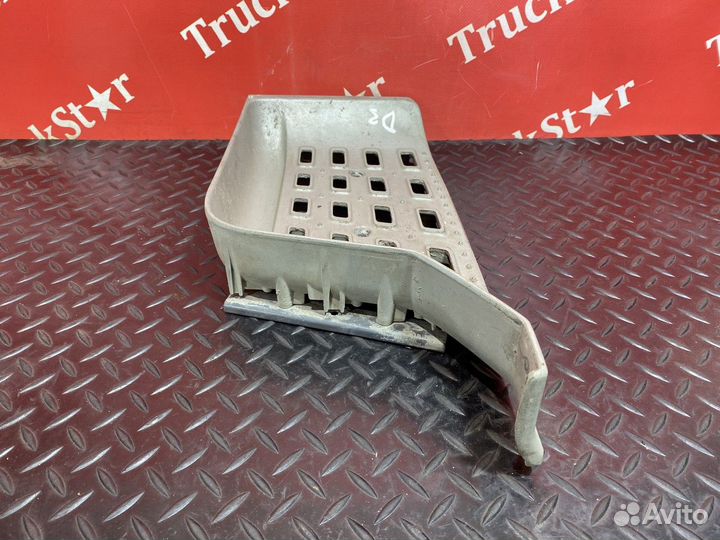 Ступенька правая Daf XF106