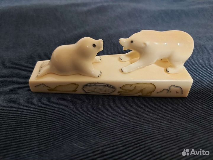 Статуэтка резная