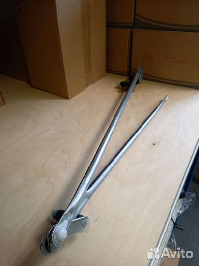 Трапеция стеклоочистителя Pajero Sport 1