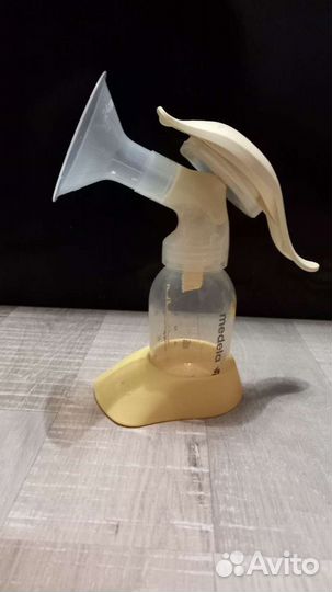 Молокоотсос ручной Medela