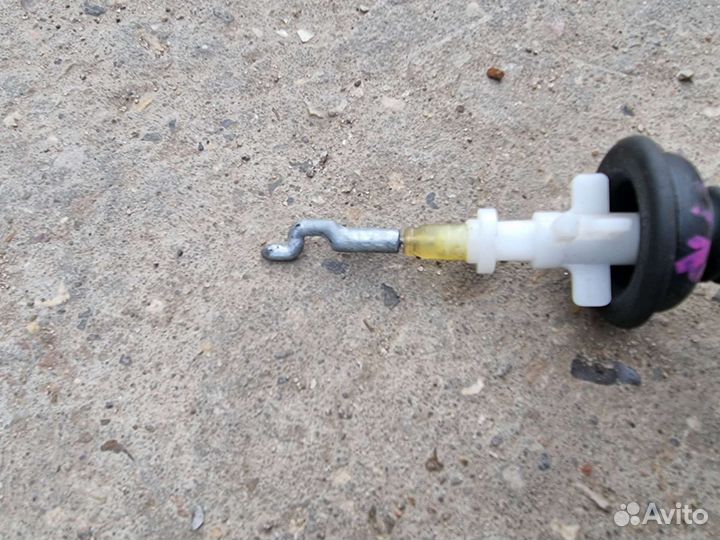 Трос открывания передней двери Шкода Суперб