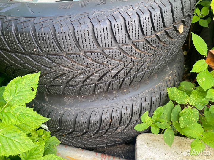 Комплект на тойоту с новыми шинами
